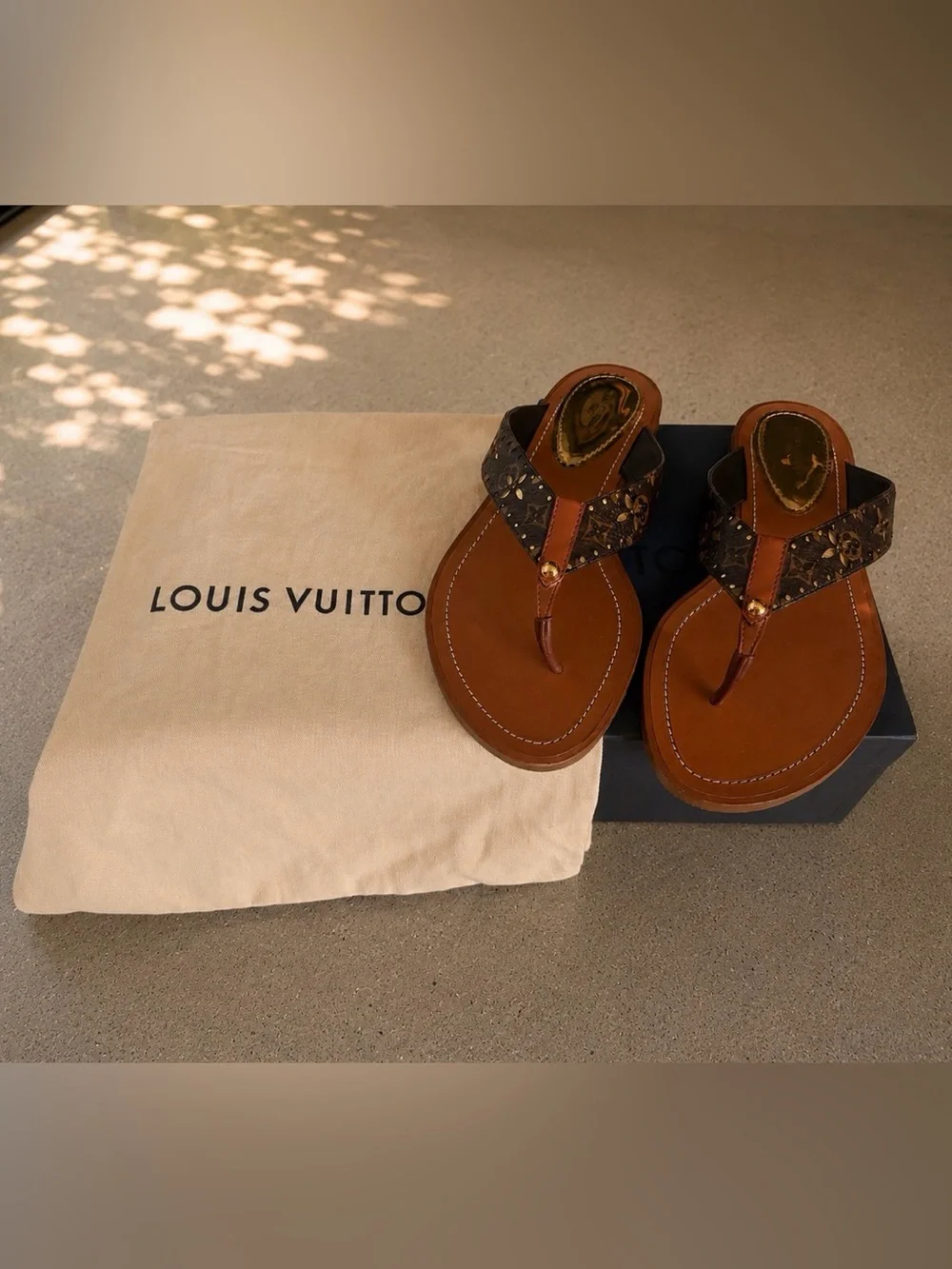 Louis Vuitton Monogram Thong Sandals Brown Leather Flip Flops Size 38 Italy